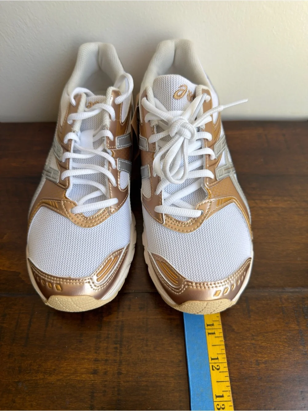 ASICS Gel DS Trainer 14 White Gold Silver 1203B102 100 Men Size 7 Women Size 8.5